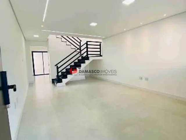 Sobrado 3 quartos e 2 banheiros, à venda, no bairro Vila Zelina em São Paulo