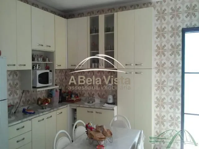 Sobrado com 250m² 3 quartos e 2 banheiros, à venda, no bairro Jaguaribe em Osasco