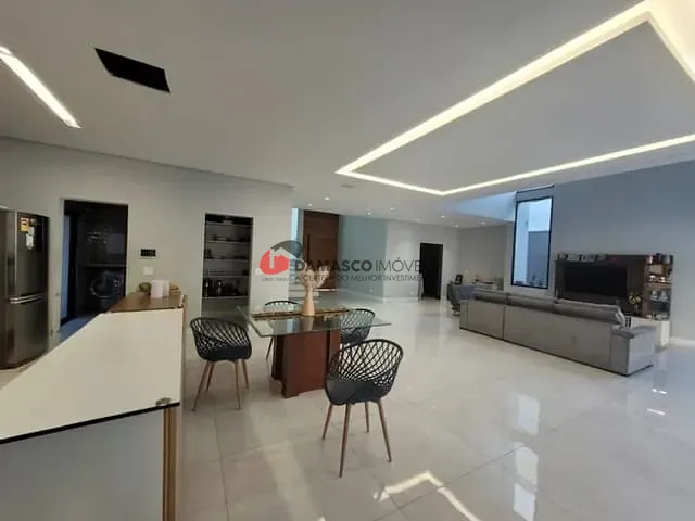 Sobrado 4 quartos e 7 banheiros, à venda, no bairro Jardim São Caetano em São Caetano do Sul