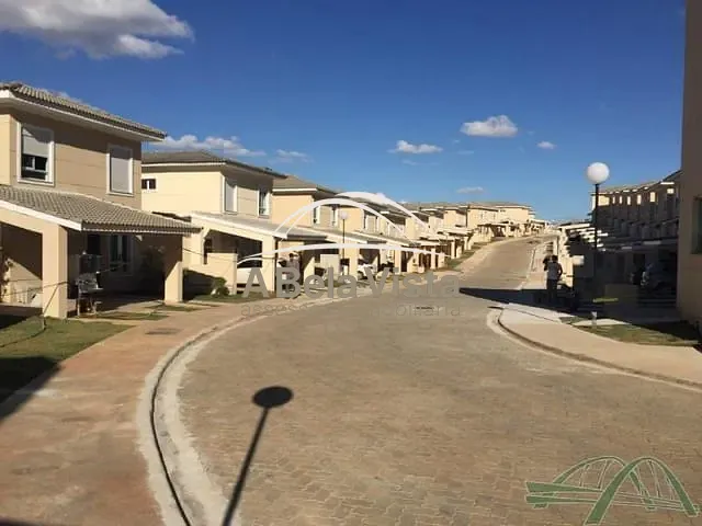 Sobrado com 201m² 3 quartos e 5 banheiros, à venda, no bairro Jardim da Gloria em Cotia