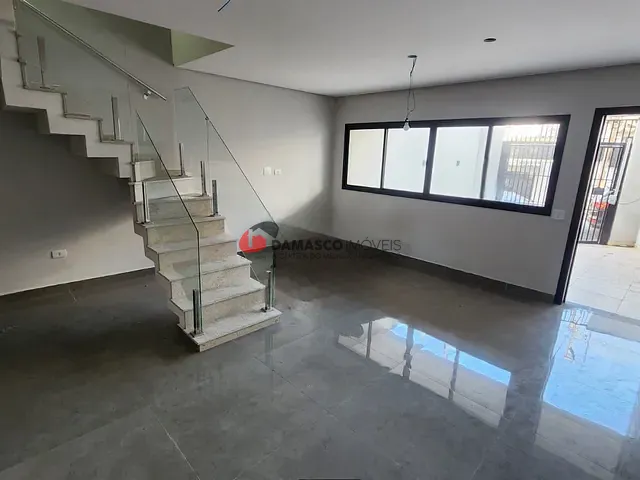 Sobrado 3 quartos e 4 banheiros, à venda, no bairro Vila Eldízia em Santo André