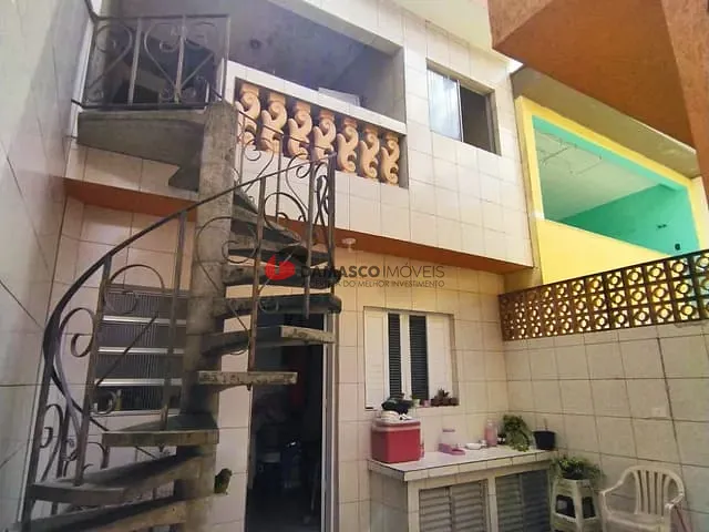 Sobrado 3 quartos e 2 banheiros, à venda, no bairro Jardim Las Vegas em Santo André
