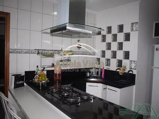 Sobrado com 125m² 3 quartos e 2 banheiros, à venda, no bairro Água Espraiada (Caucaia do Alto) em Osasco