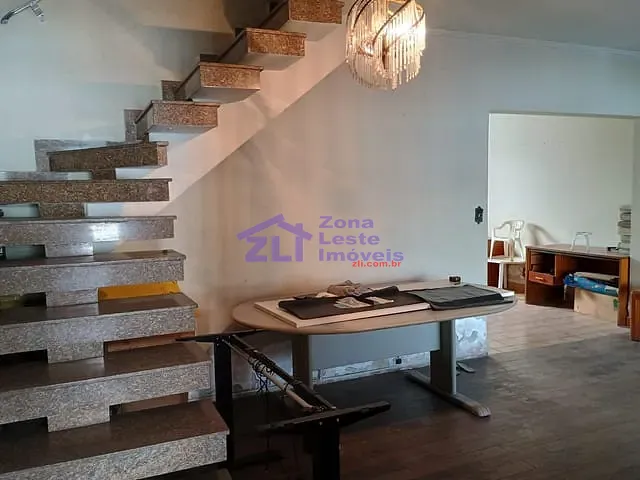 Sobrado com 178m² 3 quartos e 2 banheiros, à venda ou para alugar, no bairro Jardim Piqueroby em São Paulo