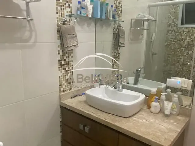 Sobrado com 185m² 3 quartos e 2 banheiros, à venda, no bairro Ayrosa em Osasco
