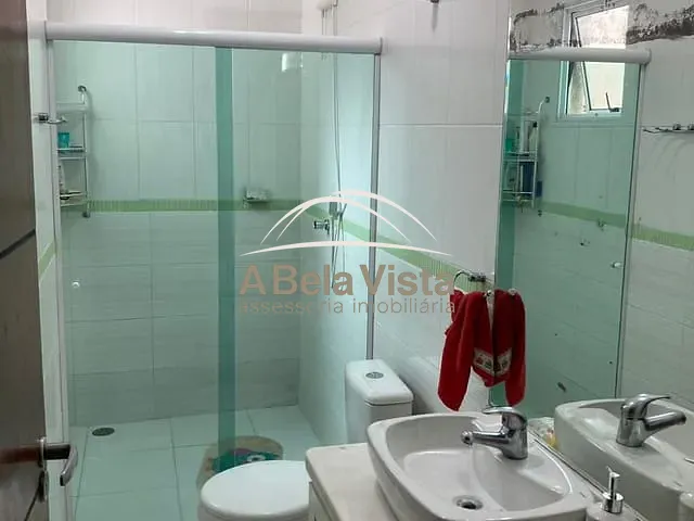 Sobrado com 185m² 3 quartos e 2 banheiros, à venda, no bairro Ayrosa em Osasco