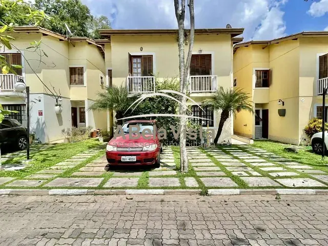Sobrado com 108m² 3 quartos e 3 banheiros, à venda, no bairro Jardim Barbacena em Cotia