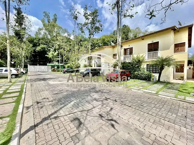 Sobrado com 108m² 3 quartos e 3 banheiros, à venda, no bairro Jardim Barbacena em Cotia