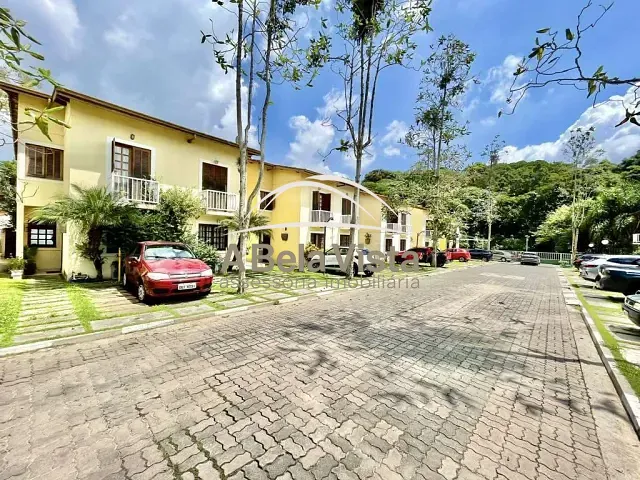 Sobrado com 108m² 3 quartos e 3 banheiros, à venda, no bairro Jardim Barbacena em Cotia
