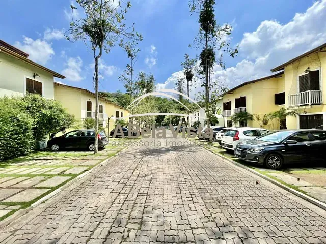 Sobrado com 108m² 3 quartos e 3 banheiros, à venda, no bairro Jardim Barbacena em Cotia