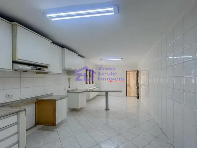 Sobrado 3 quartos e 4 banheiros, à venda, no bairro Vila Regente Feijó em São Paulo