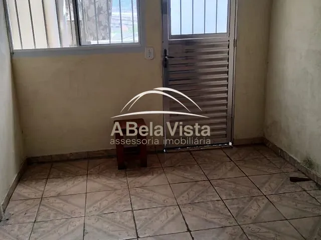 Sobrado 3 quartos e 2 banheiros, para alugar, no bairro São Pedro em Osasco