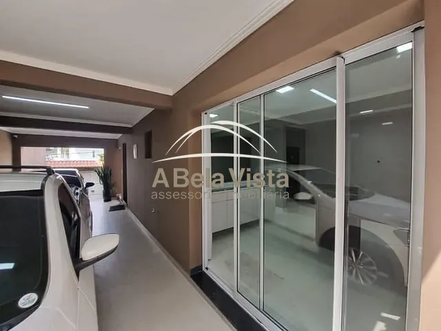Sobrado com 250m² 3 quartos e 6 banheiros, para alugar, no bairro Umuarama em Osasco