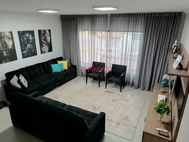 Sobrado 4 quartos e 2 banheiros, à venda, no bairro Nova Petrópolis em São Bernardo do Campo