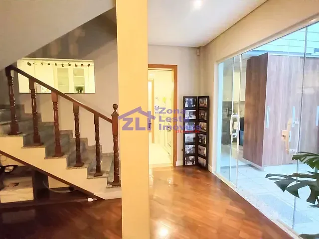 Sobrado com 188m² 4 quartos e 3 banheiros, à venda, no bairro Cidade Mãe do Céu em São Paulo