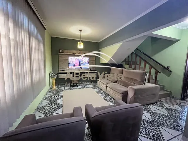 Sobrado com 125m² 3 quartos e 2 banheiros, à venda, no bairro Jardim Roberto em Osasco