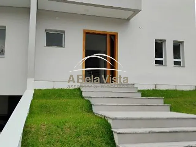 Sobrado com 500m² 4 quartos e 7 banheiros, à venda, no bairro City Bussocaba em Osasco