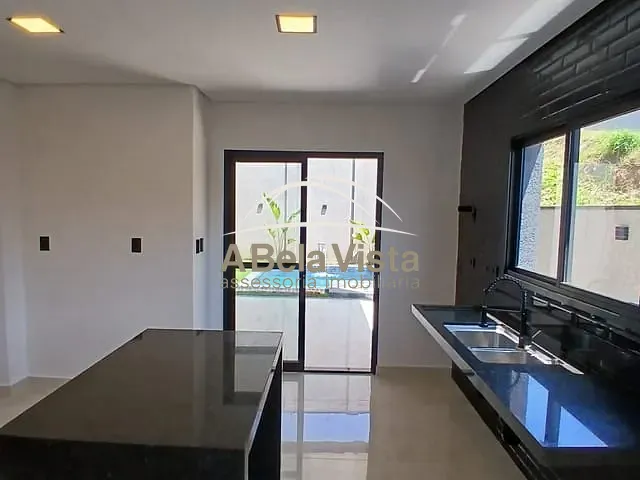 Sobrado com 150m² 3 quartos e 1 banheiro, à venda, no bairro Villas do Jaguari em Santana de Parnaíba