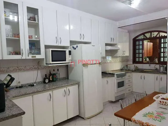 Sobrado 3 quartos e 4 banheiros, à venda, no bairro Nova Petrópolis em São Bernardo do Campo
