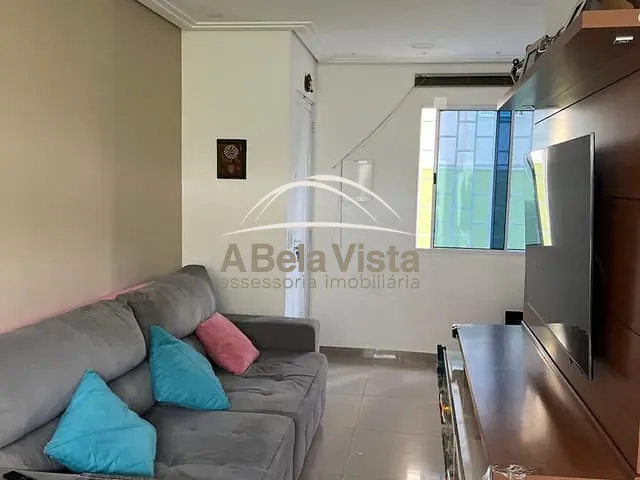 Sobrado 2 quartos e 1 banheiro, à venda, no bairro Quitaúna em Osasco