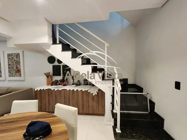 Sobrado com 200m² 3 quartos e 1 banheiro, à venda, no bairro Umuarama em Osasco