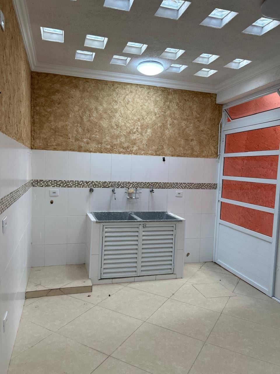 Sobrado para alugar com 3 quartos, 230m² - Foto 32