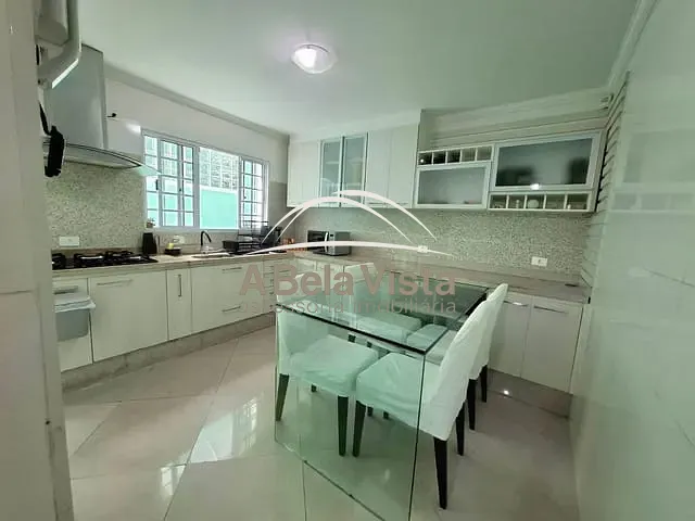 Sobrado com 200m² 3 quartos e 3 banheiros, à venda, no bairro Jardim Arpoador em São Paulo