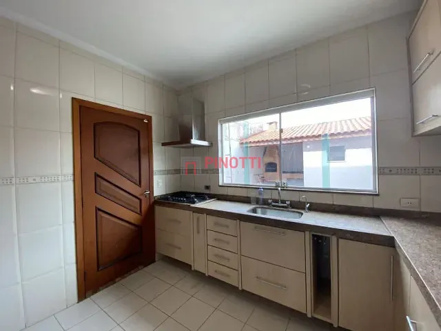 Sobrado 3 quartos e 5 banheiros, à venda, no bairro Nova Petrópolis em São Bernardo do Campo