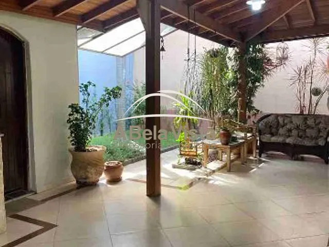 Sobrado com 250m² 3 quartos e 1 banheiro, à venda, no bairro Umuarama em Osasco