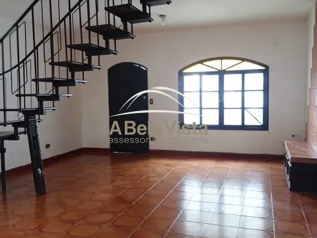 Sobrado 2 quartos e 3 banheiros, para alugar, no bairro Centro em Osasco