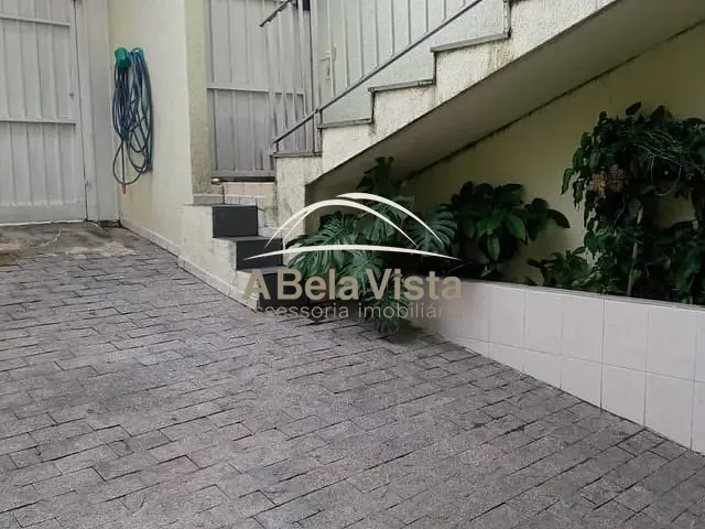 Sobrado com 232m² 3 quartos e 2 banheiros, à venda, no bairro Umuarama em Osasco