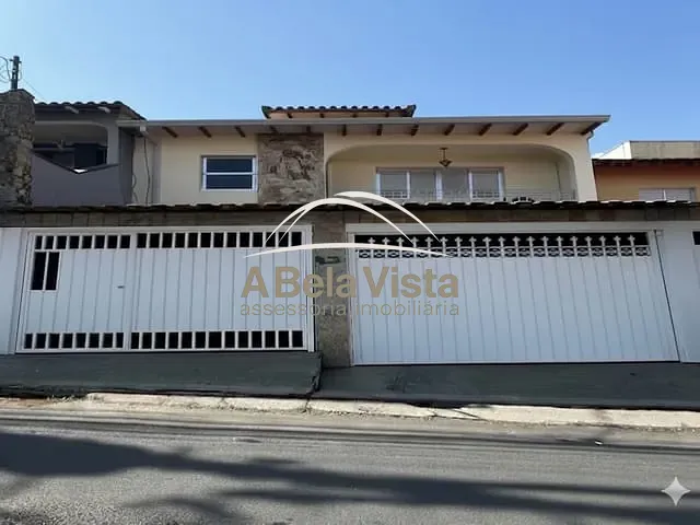 Sobrado com 130m² 4 quartos e 5 banheiros, à venda, no bairro Vila Campesina em Osasco