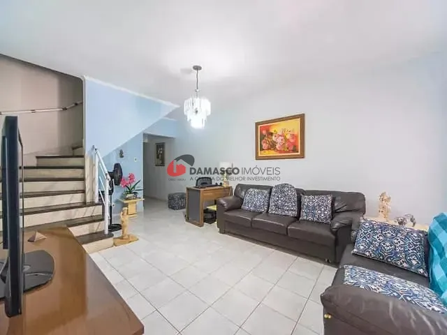 Sobrado 2 quartos e 2 banheiros, à venda, no bairro Vila Scarpelli em Santo André