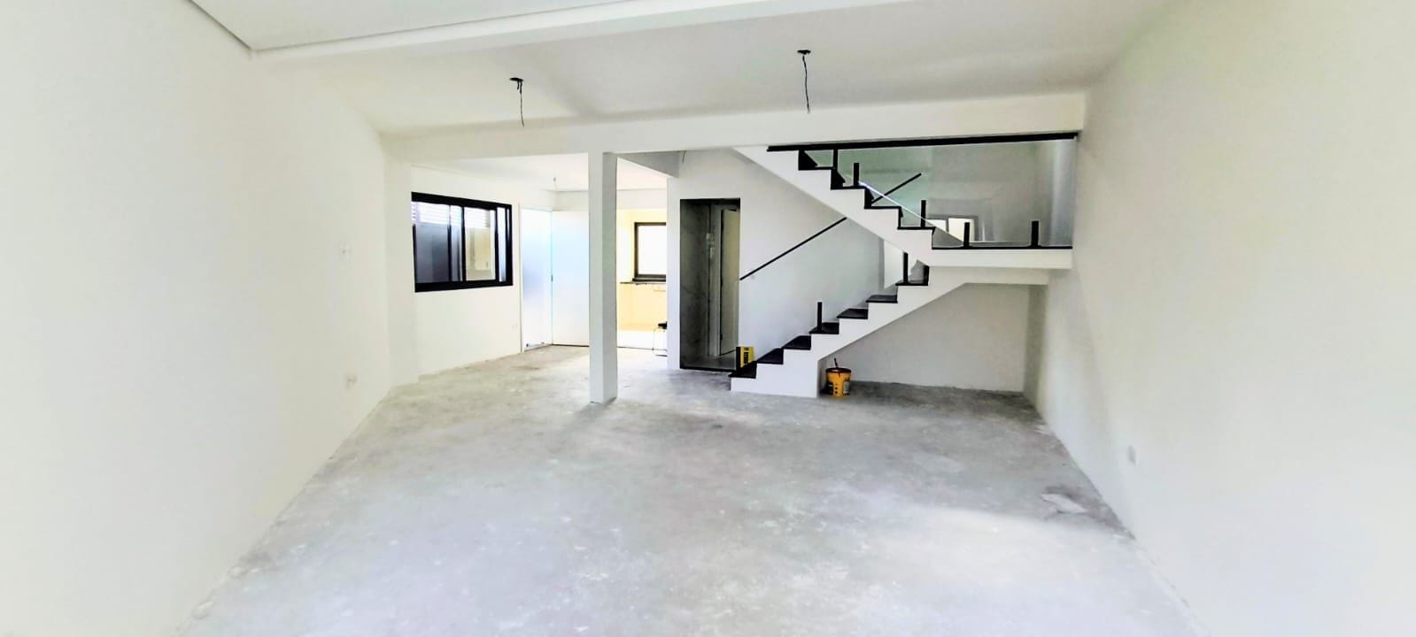 Sobrado, 3 suítes, 188m², Olímpico