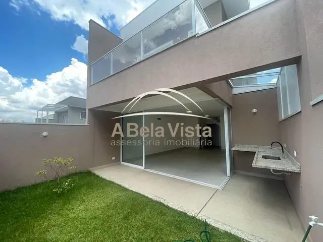 Sobrado com 129m² 3 quartos e 2 banheiros, à venda, no bairro Jardim Semiramis em Cotia