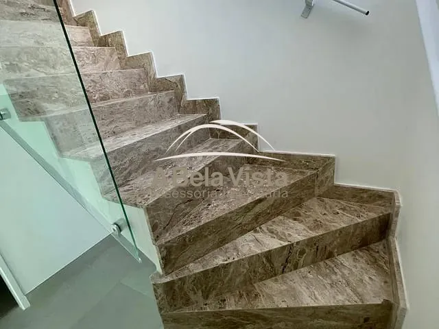Sobrado com 129m² 3 quartos e 2 banheiros, à venda, no bairro Jardim Semiramis em Cotia
