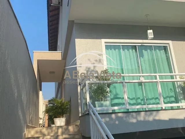 Sobrado com 240m² 3 quartos e 4 banheiros, à venda, no bairro Bela Vista em Osasco