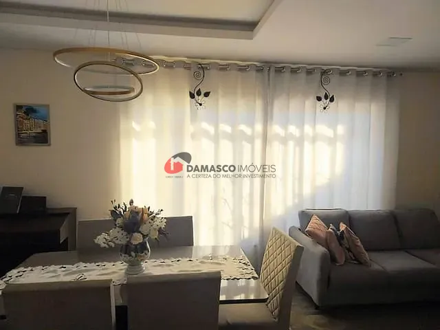 Sobrado 3 quartos e 2 banheiros, à venda, no bairro Vila Antônio Augusto Luiz em Caçapava