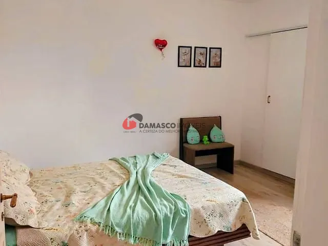 Sobrado 3 quartos e 2 banheiros, à venda, no bairro Vila Antônio Augusto Luiz em Caçapava
