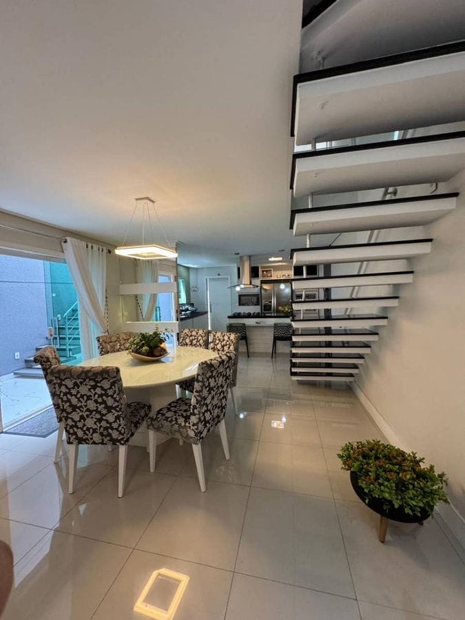 SOBRADO COM ESPAÇO GOURMET NO BAIRRO OLÍMPICO