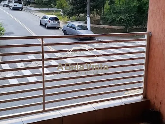 Sobrado 4 quartos e 2 banheiros, à venda, no bairro Veloso em Osasco