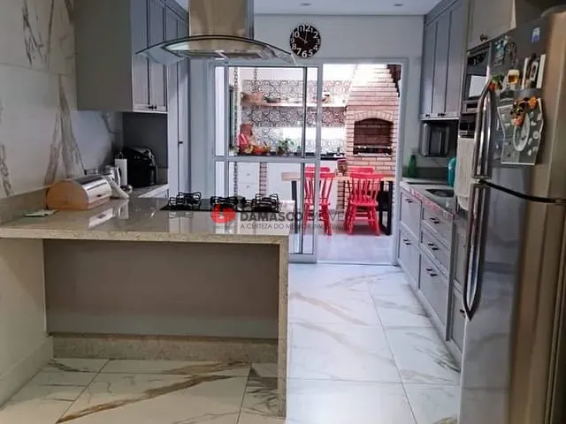 Sobrado 3 quartos e 2 banheiros, à venda, no bairro Parque Oratório em Santo André