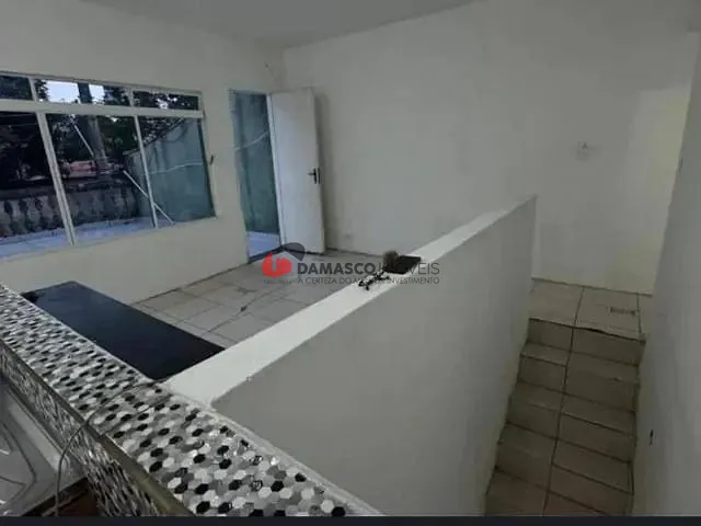 Sobrado 4 quartos e 3 banheiros, à venda, no bairro Jardim Teles de Menezes em Santo André