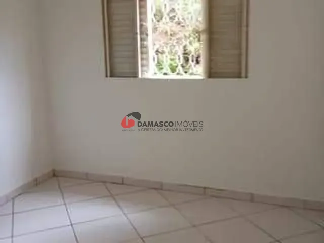 Sobrado 2 quartos e 2 banheiros, à venda, no bairro Jardim Las Vegas em Santo André