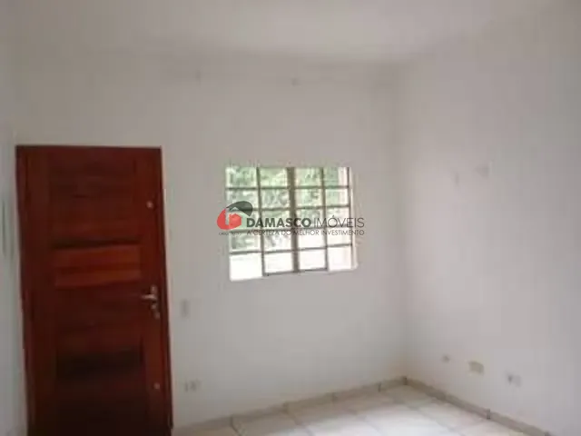 Sobrado 2 quartos e 2 banheiros, à venda, no bairro Jardim Las Vegas em Santo André