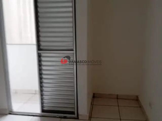 Sobrado 2 quartos e 2 banheiros, à venda, no bairro Jardim Las Vegas em Santo André