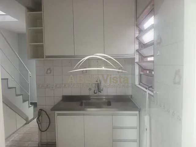 Sobrado 3 quartos e 1 banheiro, à venda ou para alugar, no bairro Vila Adalgisa em São Paulo