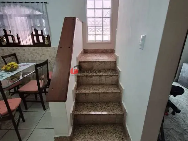 Sobrado 4 quartos e 3 banheiros, à venda, no bairro Jardim Marek em Santo André