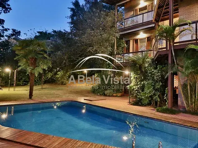 Sobrado com 1352m² 7 quartos e 10 banheiros, à venda, no bairro Residencial Morada dos Pássaros-Aldeia da Serra em Barueri