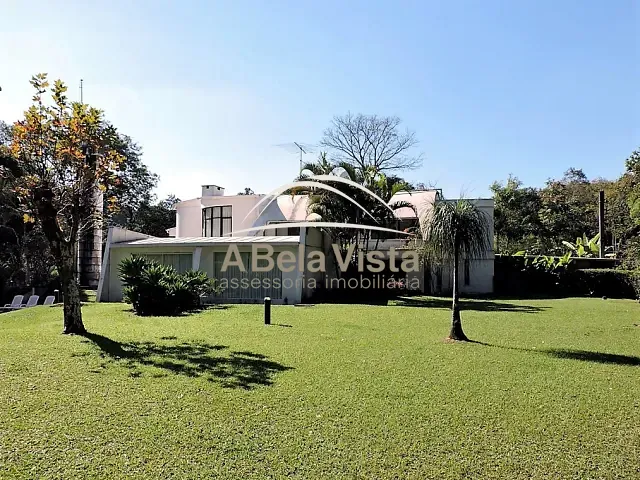 Sobrado com 5115m² 5 quartos e 8 banheiros, à venda, no bairro Chácara de La Rocca em Carapicuíba